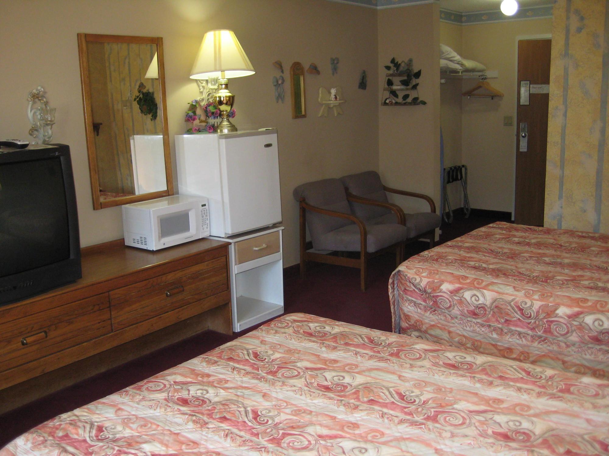 Lake Tree Inn & Suites มาเรียน ภายนอก รูปภาพ